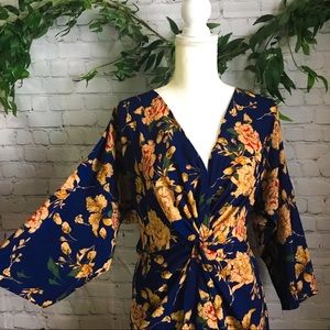 💕 NWT Tall Kelly Floral Knot Front Kimono Dress